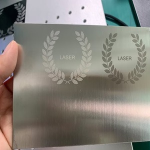 نمونه حک فایبر لوگو روی استیل